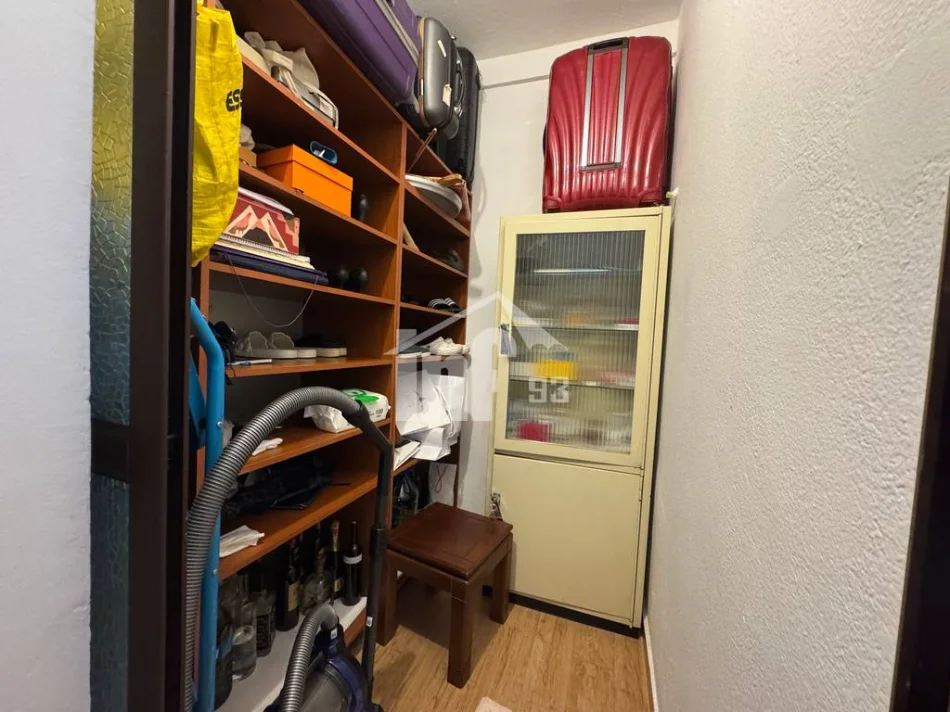 Tirane, shitet apartament 2+1+Ballkon Kati 5, 106 m² 220.000 € (PRANË MINISTRISË SË JASHTME)