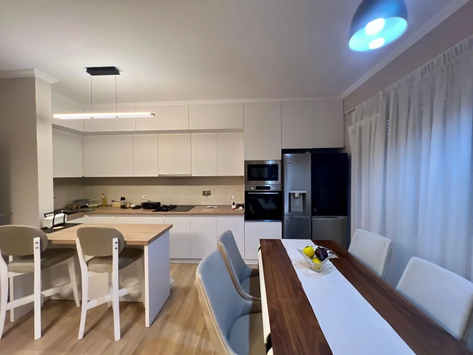 Tirane, jepet me qera apartament 2+1 Kati 1, 89 m² 500 € (Rruga sefer tujani)