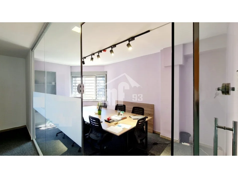 Tirane, jepet me qera ambjent biznesi Kati 4, 290 m² 2.900 € (NË RRUGËN E “DIBRËS” PRANË SELVISË)