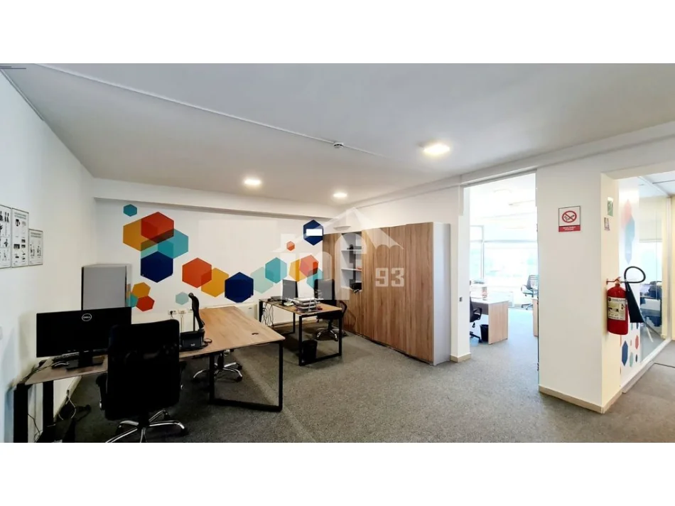 Tirane, jepet me qera ambjent biznesi Kati 4, 290 m² 2.900 € (NË RRUGËN E “DIBRËS” PRANË SELVISË)