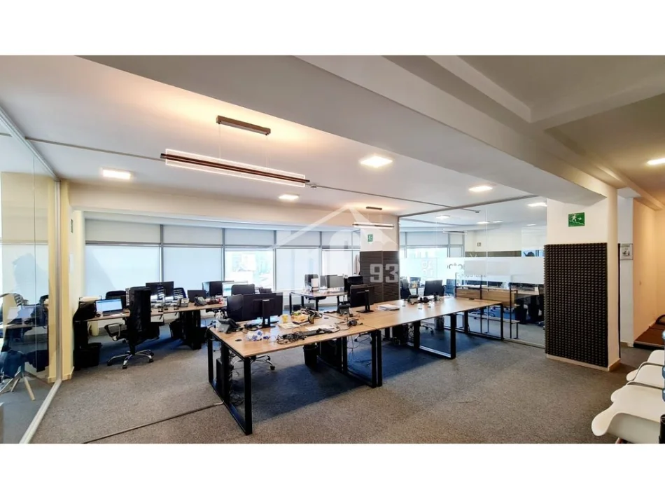 Tirane, jepet me qera ambjent biznesi Kati 4, 290 m² 2.900 € (NË RRUGËN E “DIBRËS” PRANË SELVISË)