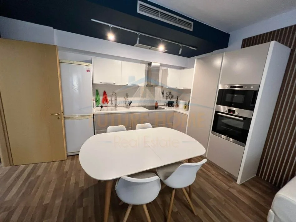 Tirane, jap me qera apartament 2+1 Kati 4, 96 m² 750 € (Liqeni i Thate)
