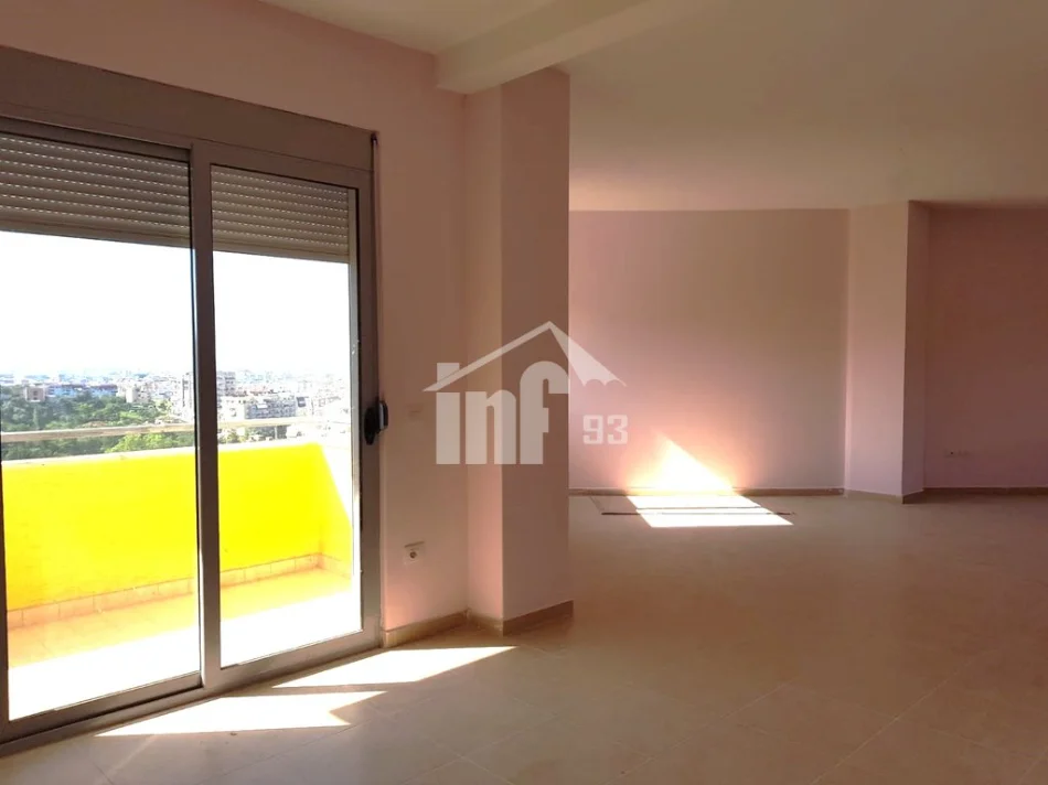 Tirane, shitet apartament 3+1 Kati 2, 211 m² 350.000 € (PRANË PARKUT TË LIQENIT)