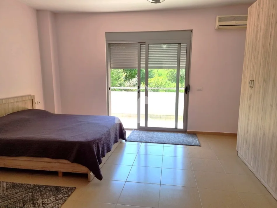 Tirane, shitet apartament 3+1 Kati 2, 211 m² 350.000 € (PRANË PARKUT TË LIQENIT)