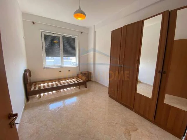 Durres, jepet me qera apartament 3+1+BLK Kati 9, 135 m² 500 Euro (Bashkia)