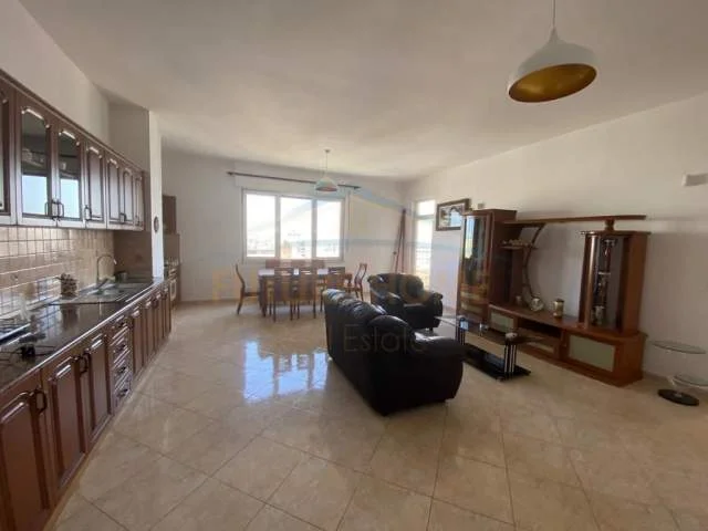 Durres, jepet me qera apartament 3+1+BLK Kati 9, 135 m² 500 Euro (Bashkia)