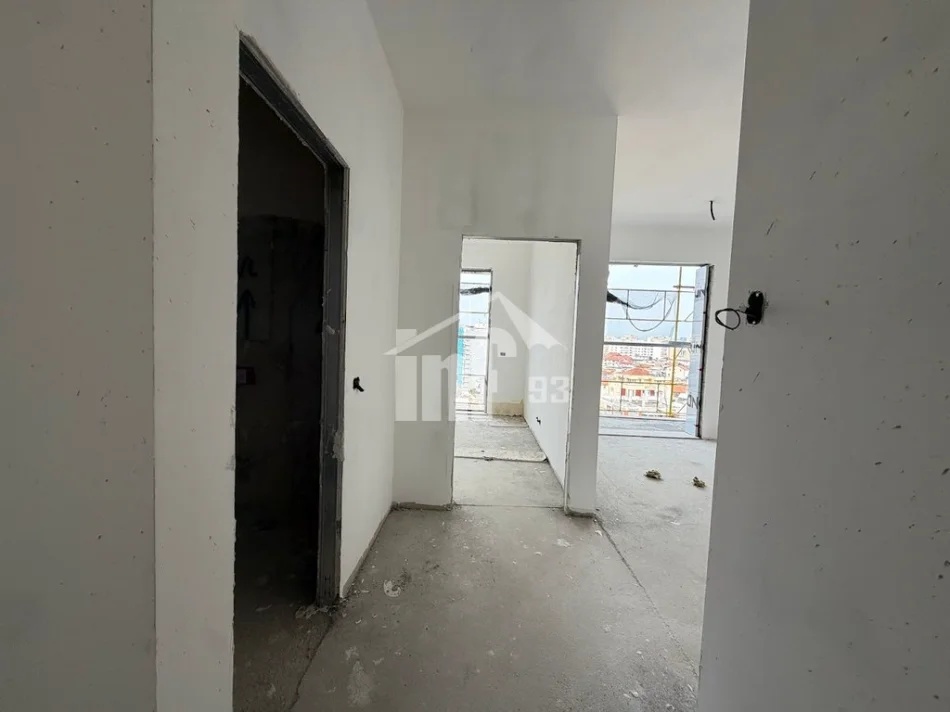 Tirane, shitet apartament 1+1 Kati 7, 63 m² 153.000 € (MBRAPA GLOBE, RRUGA E KAVAJËS)