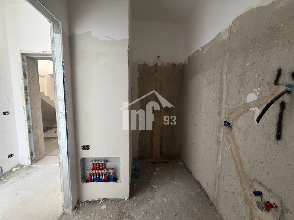 Tirane, shitet apartament 1+1 Kati 7, 63 m² 153.000 € (MBRAPA GLOBE, RRUGA E KAVAJËS)