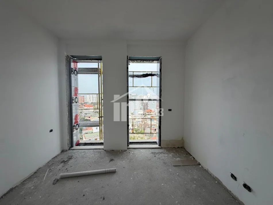 Tirane, shitet apartament 1+1 Kati 7, 63 m² 153.000 € (MBRAPA GLOBE, RRUGA E KAVAJËS)