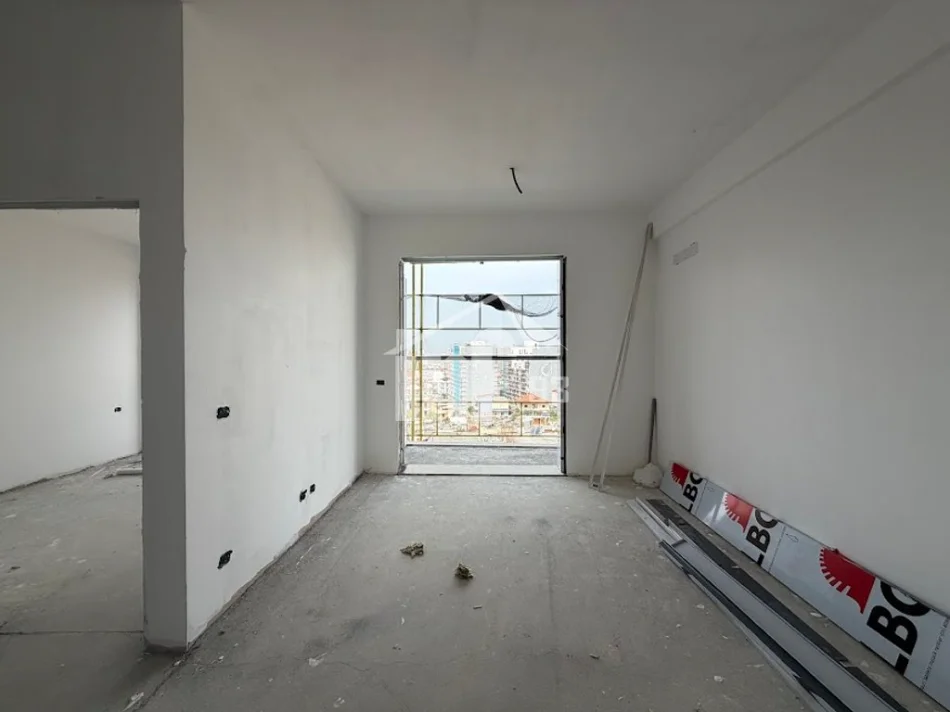 Tirane, shitet apartament 1+1 Kati 7, 63 m² 153.000 € (MBRAPA GLOBE, RRUGA E KAVAJËS)