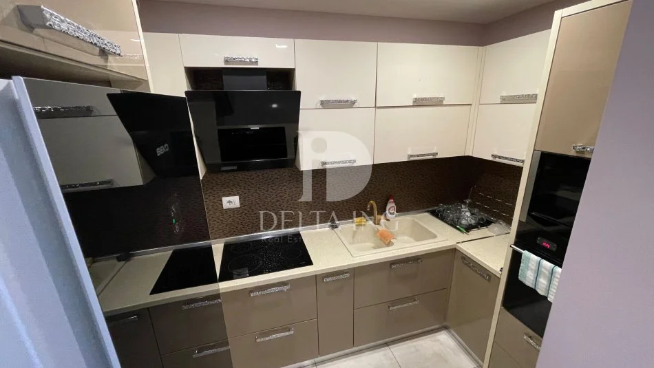 Tirane, shitet apartament 2+1+Aneks+Ballkon Kati 3, 116 m² 240.000 € (Liqeni i thate)