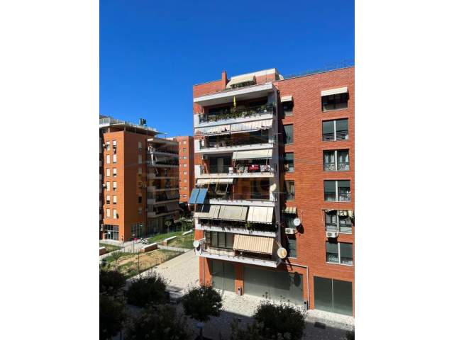 Tirane, shes apartament 2+1+BLK Kati 3, 119 m² 220.000 Euro (rruga kavajes)