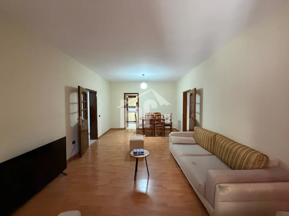 Tirane, shitet apartament 2+1+Ballkon Kati 3, 124 m² 340.000 € (PRANË QENDRËS)