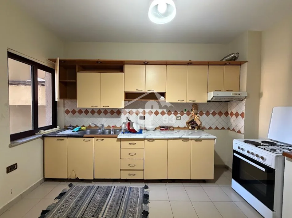 Tirane, shitet apartament 2+1+Ballkon Kati 3, 124 m² 340.000 € (PRANË QENDRËS)