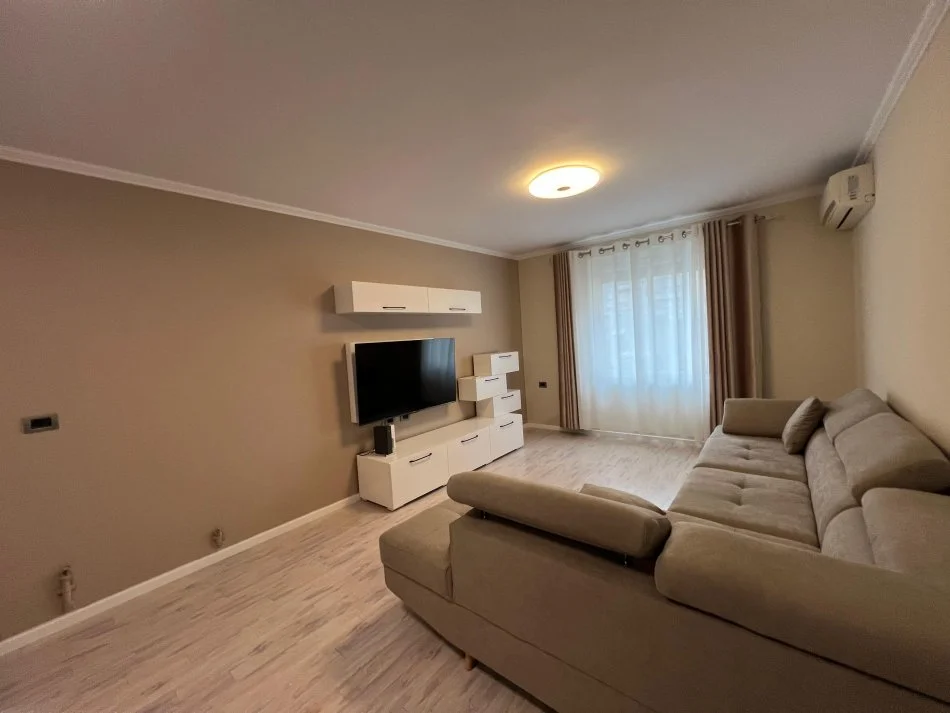 Tirane, jepet me qera apartament 2+1 Kati 3, 76 m² 900 € (Bulevardi Zogu i 1)