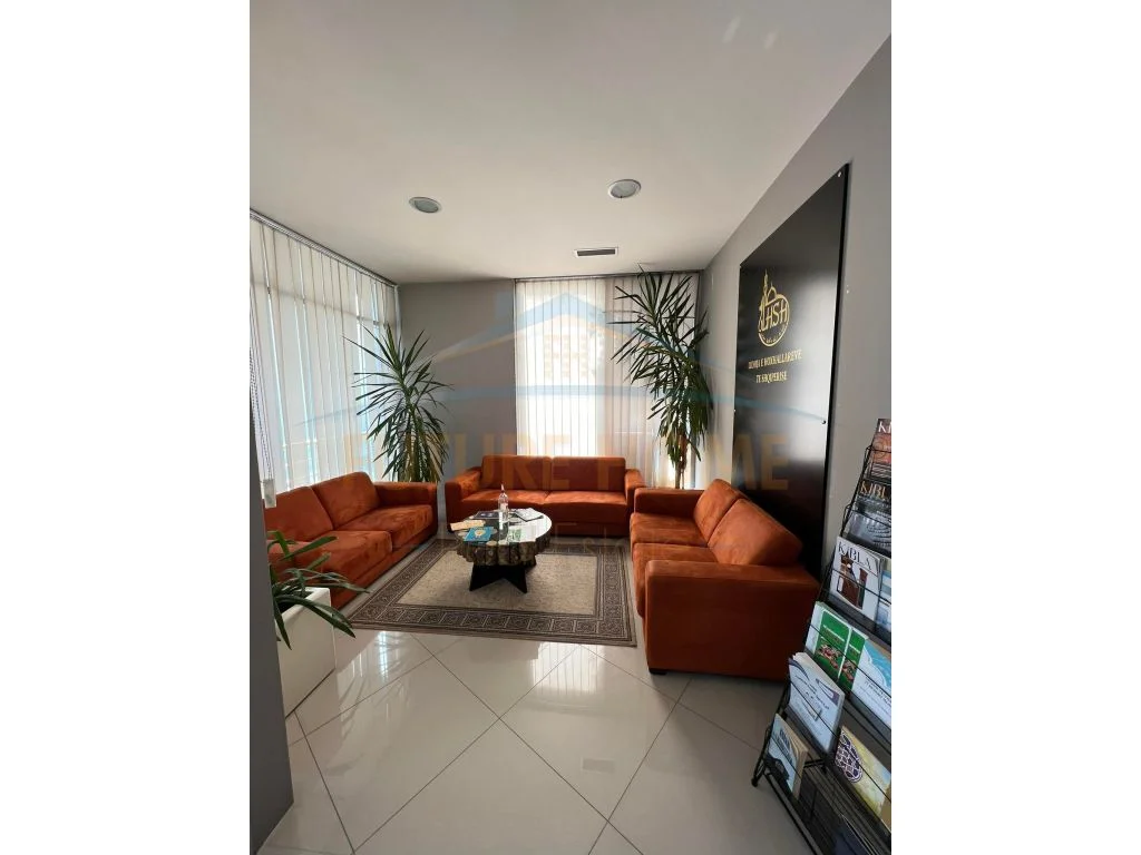 Qera, Ambient Biznesi, Unaza e Re, Astir
3000euro muaji