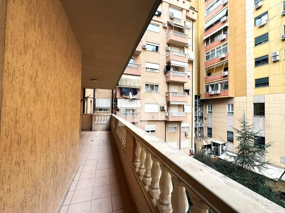 Tirane, shitet apartament 2+1 Kati 3, 137 m² 411.000 € (50 M NGA SHESHI “SKËNDERBEJ”, NË QENDËR)