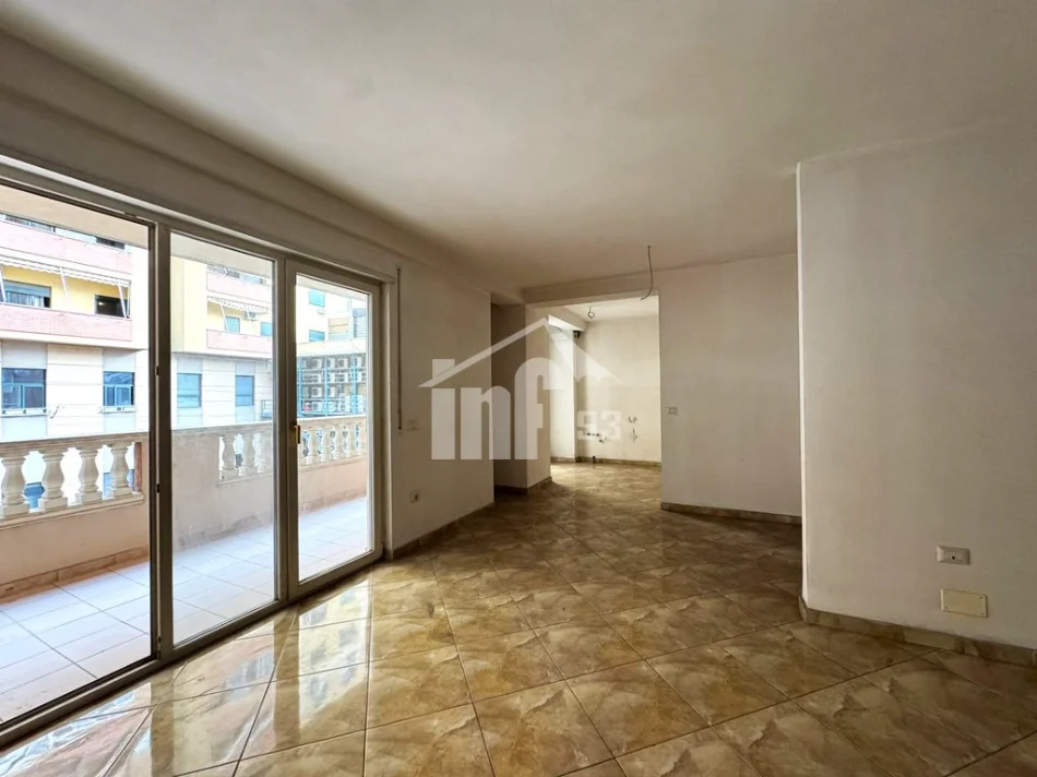 Tirane, shitet apartament 2+1 Kati 3, 137 m² 411.000 € (50 M NGA SHESHI “SKËNDERBEJ”, NË QENDËR)