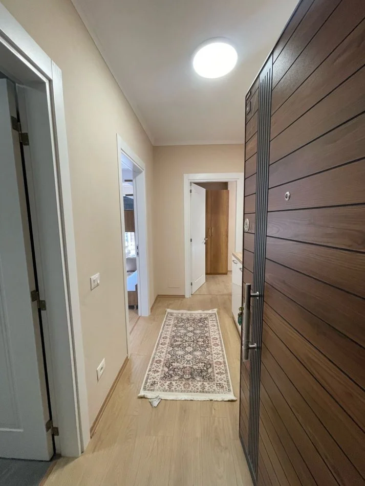 Tirane, jepet me qera apartament 1+1 Kati 5, 65 m² 500 € (Bulevardi ri)