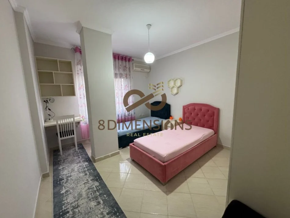 Tirane, jepet me qera apartament 2+1+Ballkon Kati 2, 100 m² 600 € (kodra e diellit)