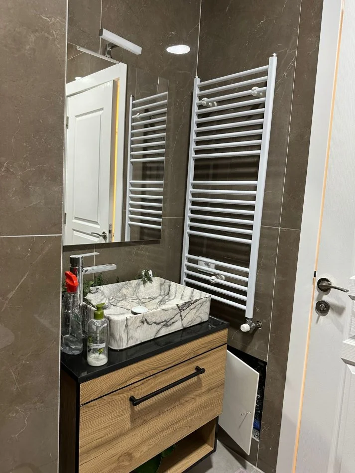 Tirane, jepet me qera apartament 2+1 Kati 9, 110 m² 700 € (Kompleksi Asl,Rruga Kongresi i Manastirit)