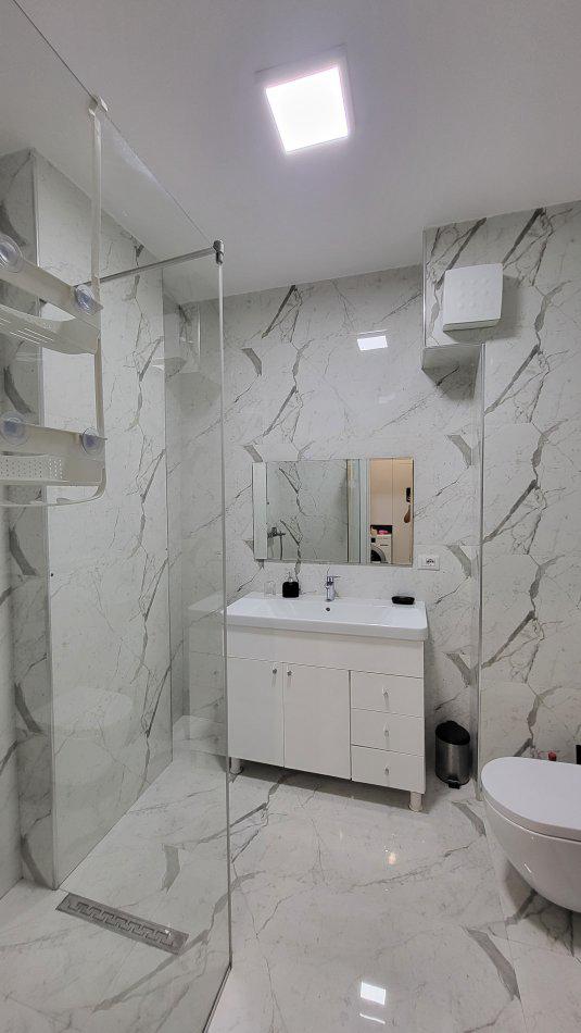 Tirane, jepet me qera apartament 2+1+Ballkon Kati 2, 90 m² 550 € (Kopshti Zoologjik)