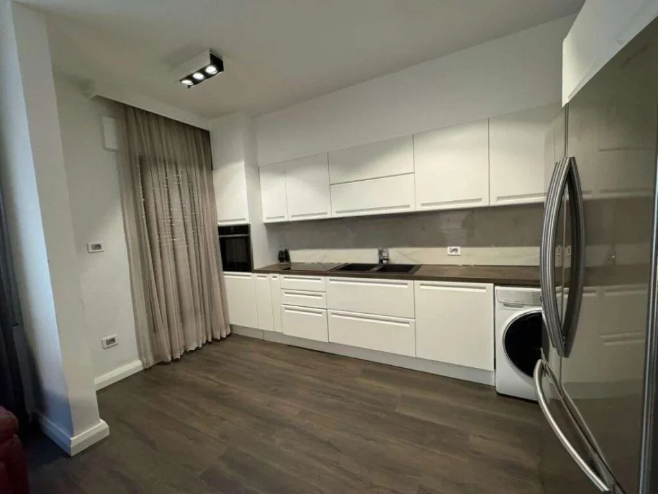 Tirane, shitet apartament 2+1 Kati 3, 129 m² 355.000 € 