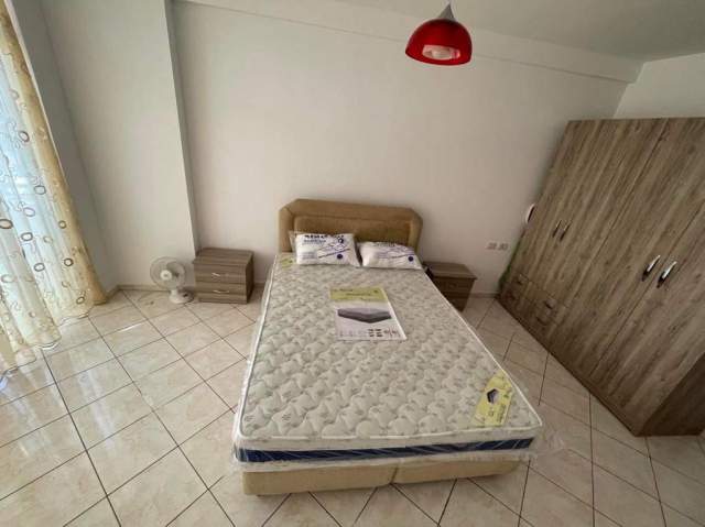 Tirane, jepet me qera apartament 1+1+BLK Kati 3, 75 m² 40.000 Leke (Laprake)