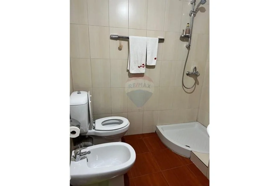 Tirane, shitet apartament 2+1 Kati 2, 82 m² 168.950 € (Rruga Barrikada)