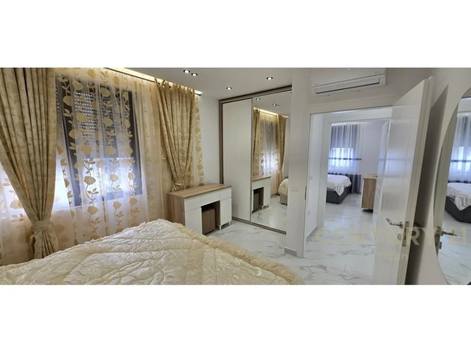 Tirane, jepet me qera apartament 3+1+Ballkon Kati 2, 99 m² 800 € (Don Bosko)