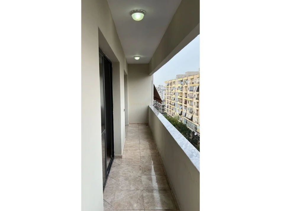 Tirane, jepet me qera apartament 2+1+Ballkon Kati 6, 80 m² 400 € (Astir)