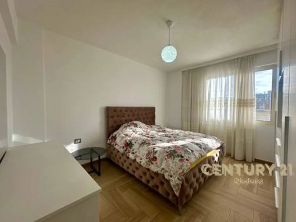 Tirane, jepet me qera apartament 2+1 Kati 4, 100 m² 800 € (mozaiku i tiranes)