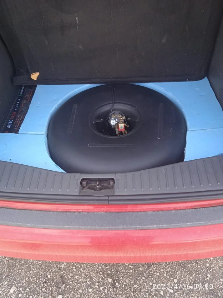 Tirane, shes makine Ford C-Max Automatike Benzin/Gaz viti 2009 Benzin+Gaz, e kuqe automatik Klima 196.820 km 4.3 milion lek€