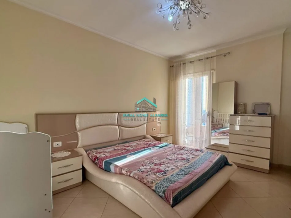 Vlore, jepet me qera apartament 2+1+Ballkon Kati 11, 120 m² 450 € (vlore)
