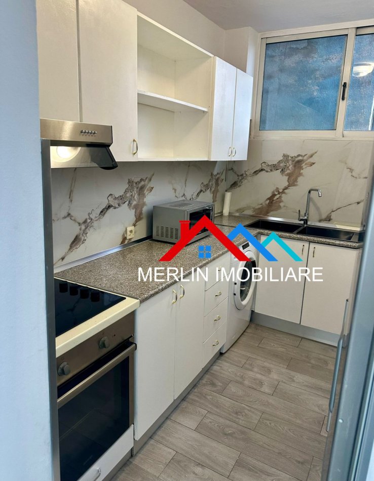 Tirane, jepet me qera apartament 2+1+Ballkon Kati 6, 72 m² 550 € (ALI DEMI)