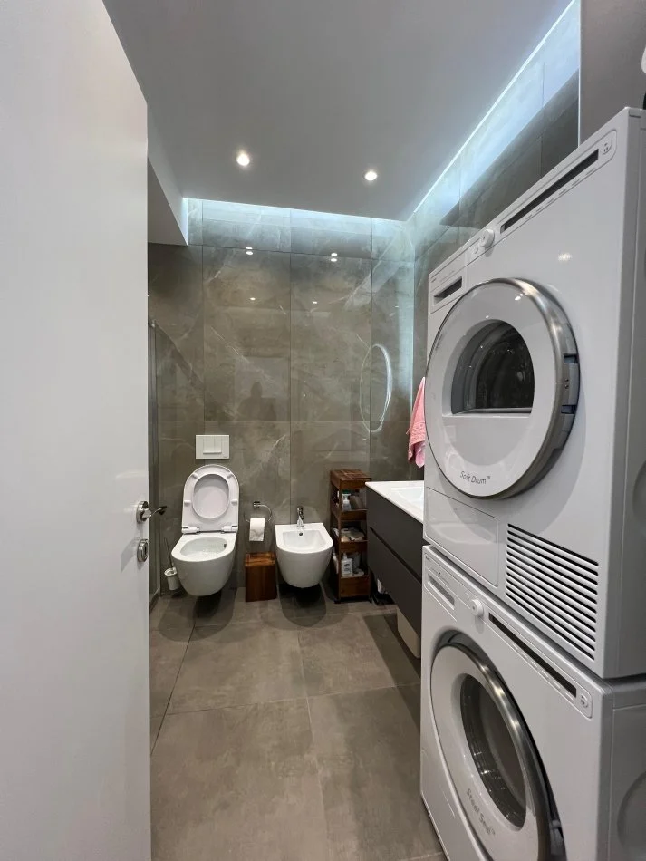 Tirane, shes apartament 1+1 Kati 6, 74 m² 159.000 € (Ish Fusha e Aviacionit)