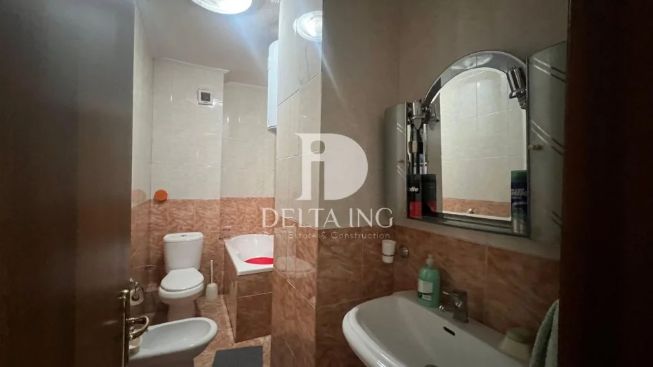 Tirane, shitet 3+1 Kati 4, 144 m² 289.000 € (Komuna Parisit)