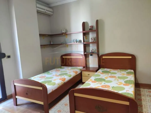 Durres, jepet me qera apartament 3+1+A+BLK Kati 4, 150 m² 500 Euro (Poliklinika)