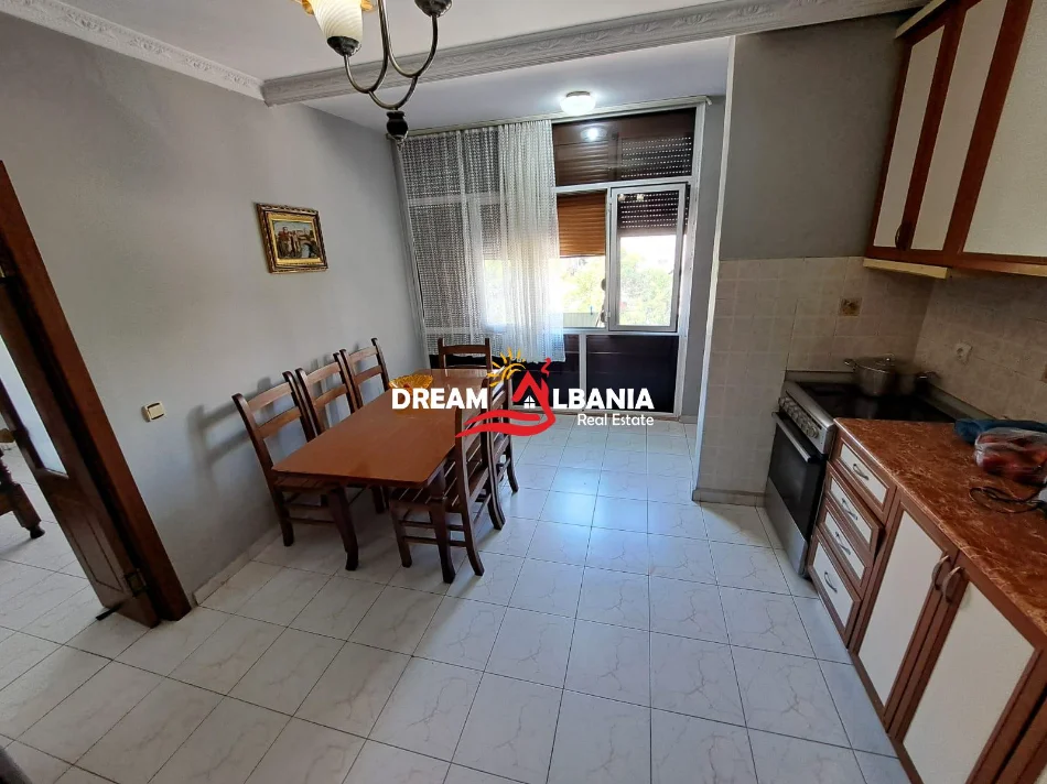 Tirane, shitet apartament 2+1+Aneks+Ballkon Kati 3, 106 m² 190.000 € (Blloku Gintash)