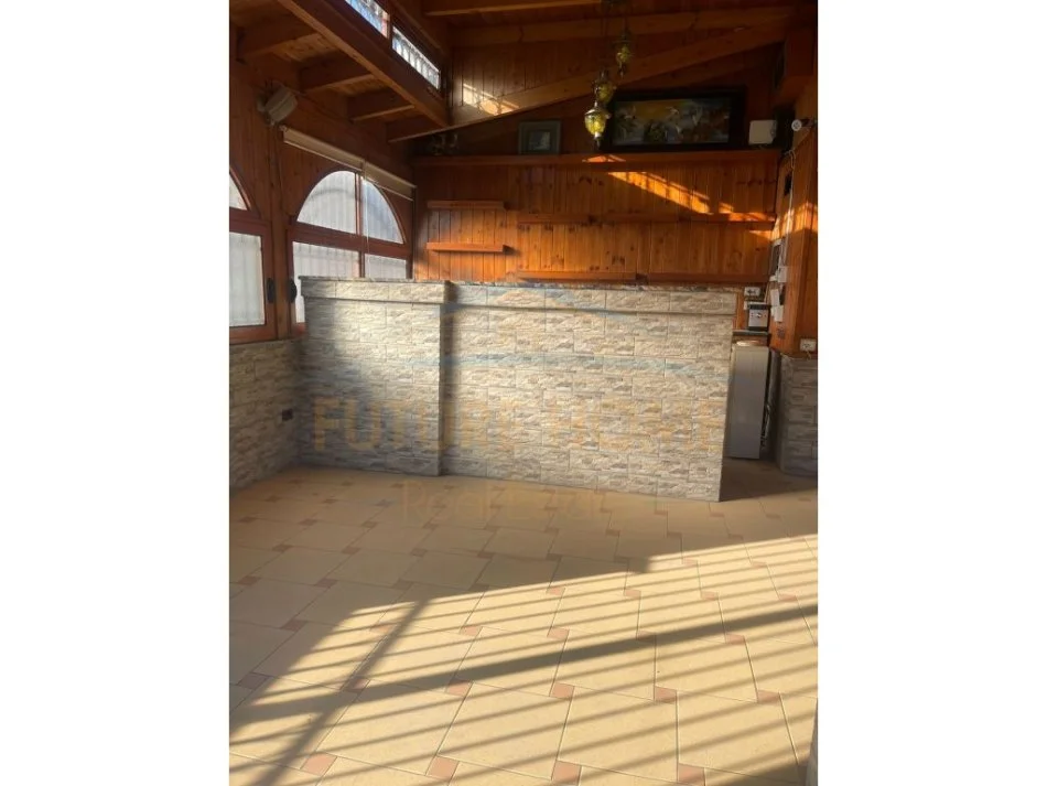 Durres, jepet me qera bar-kafe Kati 2, 70 m² 500 € (Stadiumi, Durres)