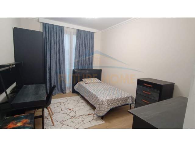 Tirane, jepet me qera apartament 3+1+BLK Kati 2, 146 m² 1.700 Euro (rruga e vilave)