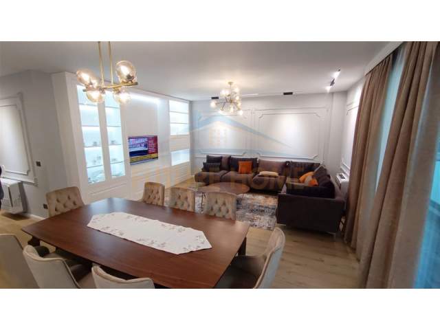 Tirane, jepet me qera apartament 3+1+BLK Kati 2, 146 m² 1.700 Euro (rruga e vilave)