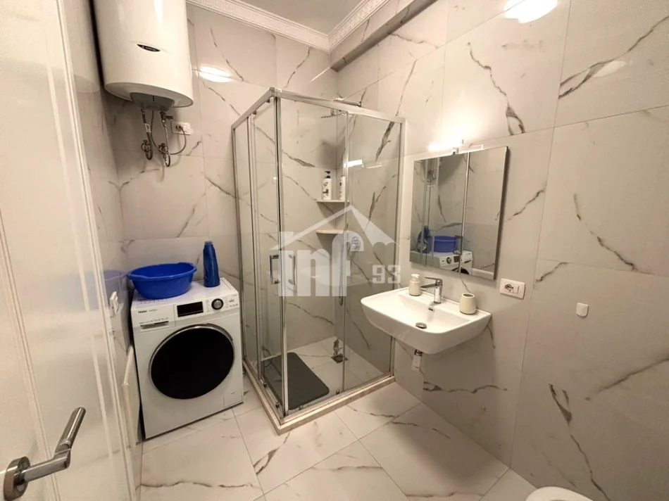 Tirane, jepet me qera apartament 1+1 Kati 3, 76 m² 900 € (NË RRUGËN E “KOSOVARËVE”)