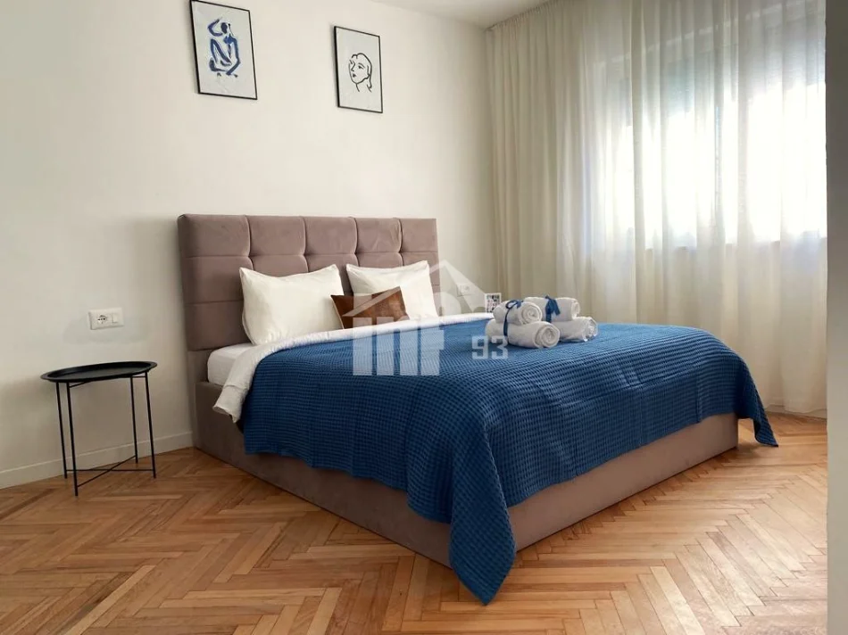 Tirane, jepet me qera apartament 1+1 Kati 4, 63 m² 700 € (TEK “MYSLYM SHYRI”)