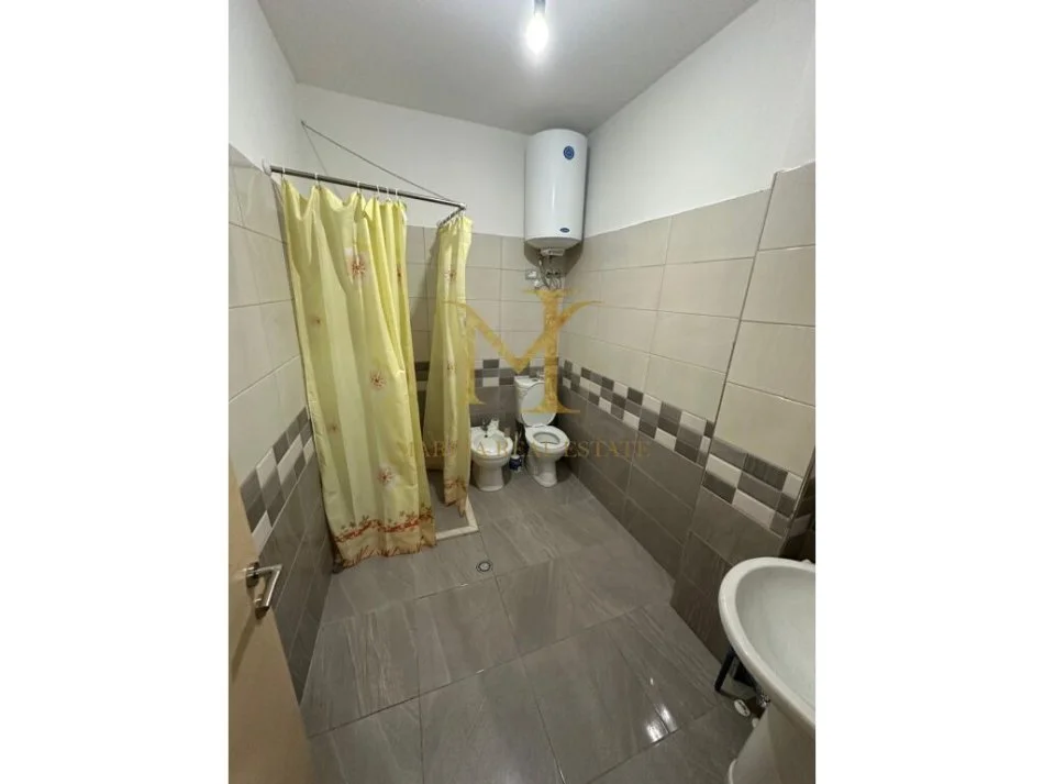 Durres, jepet me qera apartament 1+1+Ballkon Kati 2, 75 m² 350 € (plepa,Plazh,Durres)
