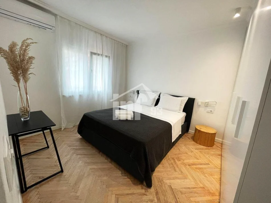 Tirane, jepet me qera apartament 2+1 Kati 4, 80 m² 1.000 € (TEK “MYSLYM SHYRI”)