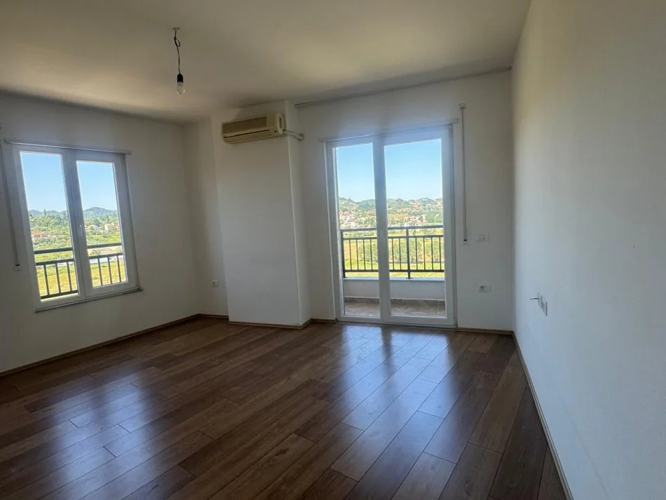 Tirane, shitet apartament 3+1+Ballkon Kati 9, 124 m² 166.850 € (Astir , Vila L2 , rr. Tom Plezha)