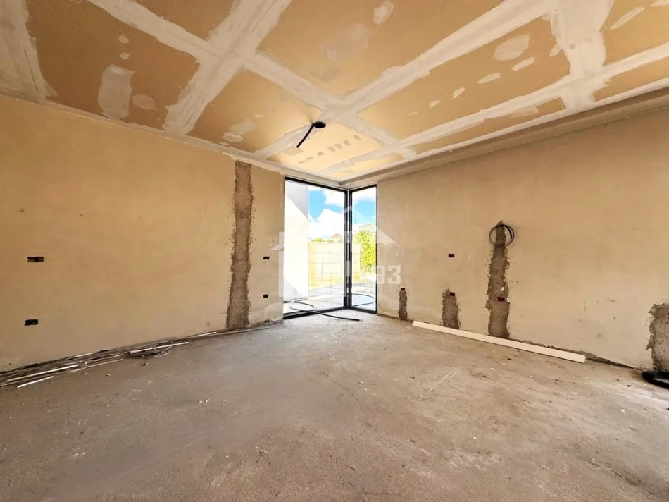 Tirane, shitet Vile 2 Katshe , 290 m² 790.000 € (NË FARKË)
