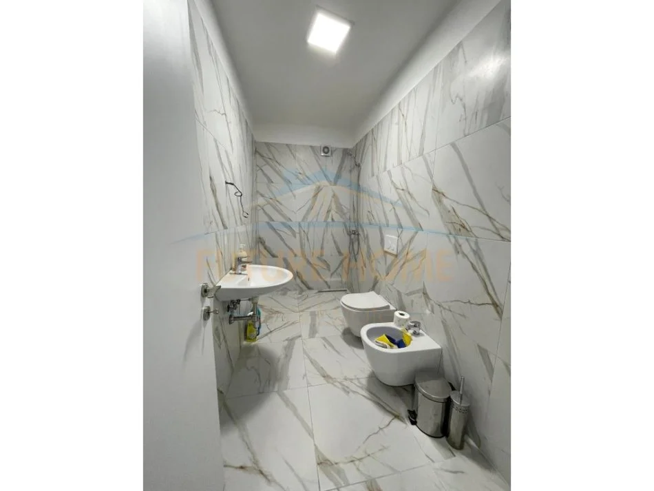 Tirane, jap me qera apartament 1+1 Kati 4, 65 m² 450 € (Rezidenca Future Home)