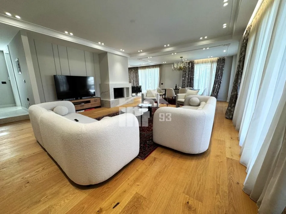 Tirane, jepet me qera Vile Vile 2 Katshe , 570 m² 5.000 € (NË MULLET)